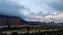 深圳地铁19号线一期汤坑站主体结构封顶