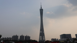 深圳地铁19号线一期汤坑站主体结构封顶